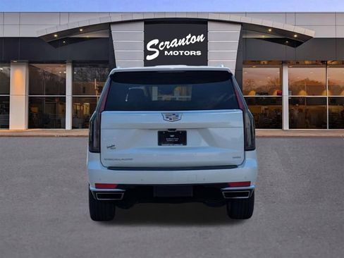Used 2023 Cadillac Escalade ESV Premium Luxury w/ LPO, Floor Liner Package AWD/4WD image 4