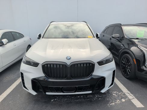 Used 2026 BMW X5 xDrive50e w/ M Sport Package image 2