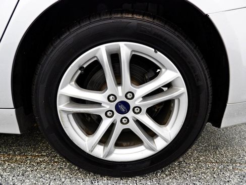 Used 2018 Ford Fusion SE image 19