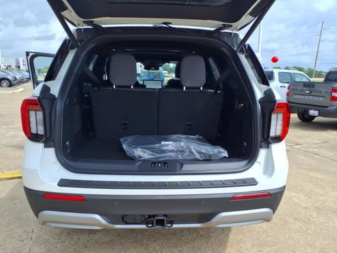 New 2026 Ford Explorer Platinum RWD image 20