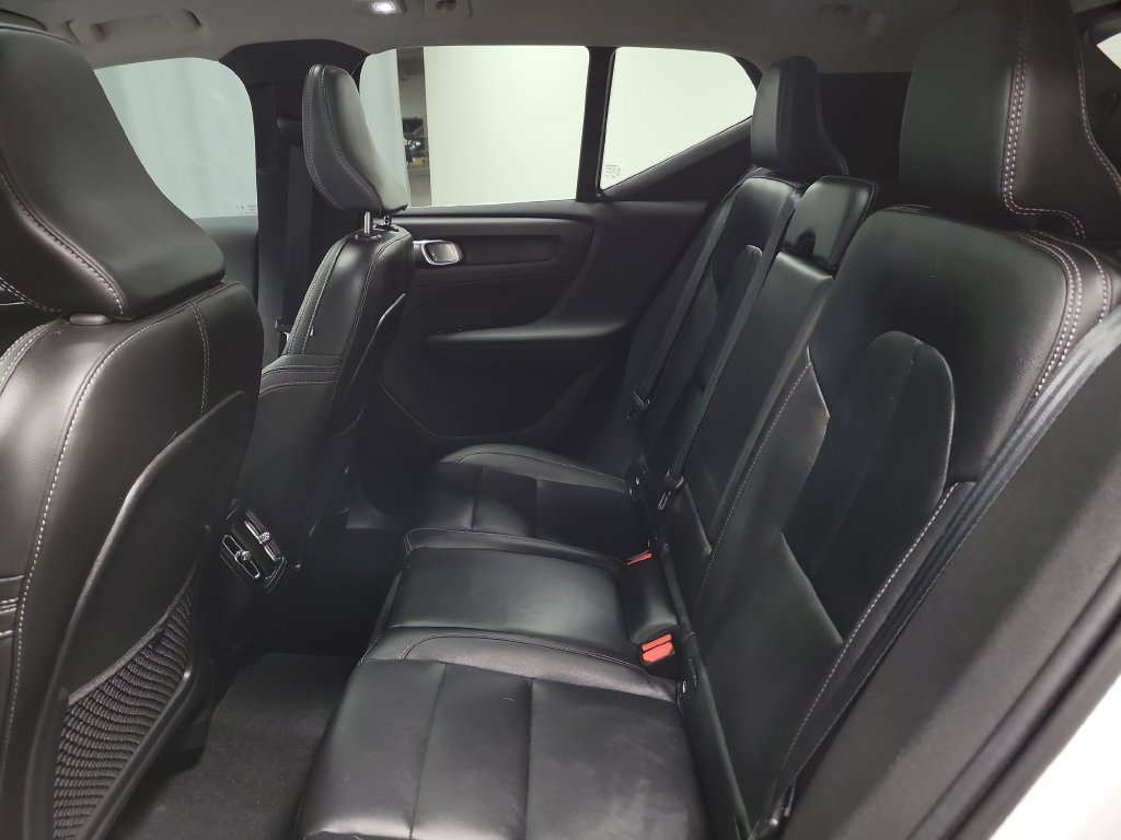 Used 2024 Volvo XC40 B5 Plus AWD/4WD image 30
