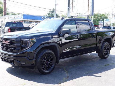 Used 2025 GMC Sierra 1500 Elevation AWD/4WD image 2