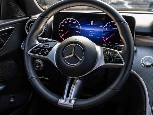 Used 2025 Mercedes-Benz C 300 4MATIC Sedan image 12