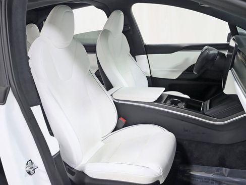 Used 2022 Tesla Model X Plaid image 31