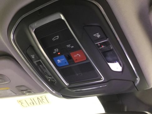 Used 2022 Jeep Grand Cherokee Limited AWD/4WD image 37
