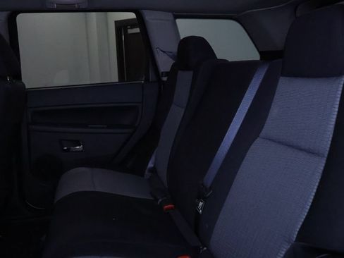 Used 2010 Jeep Grand Cherokee Laredo w/ Popular Equipment Group AWD/4WD image 15