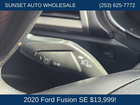 Used 2020 Ford Fusion SE FWD image 32