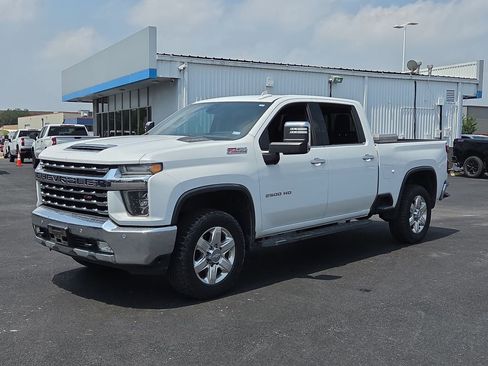 Used 2020 Chevrolet Silverado 2500 LTZ AWD/4WD image 2