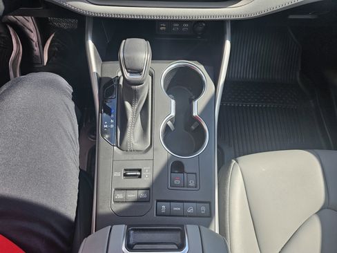 Used 2022 Toyota Highlander XLE image 24