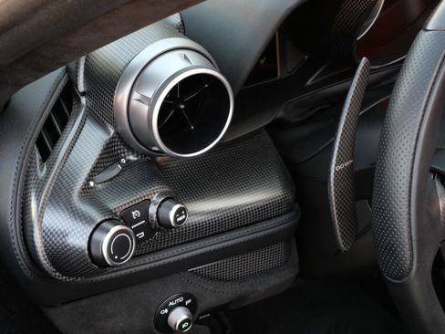 Used 2023 Ferrari F8 Tributo RWD image 16