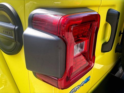 Used 2023 Jeep Wrangler Sahara w/ Cold Weather Group image 30