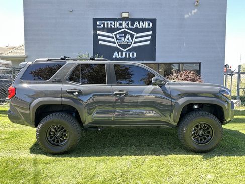 Used 2025 Toyota 4Runner TRD Off-Road Premium w/ Tow Technology Package AWD/4WD image 5