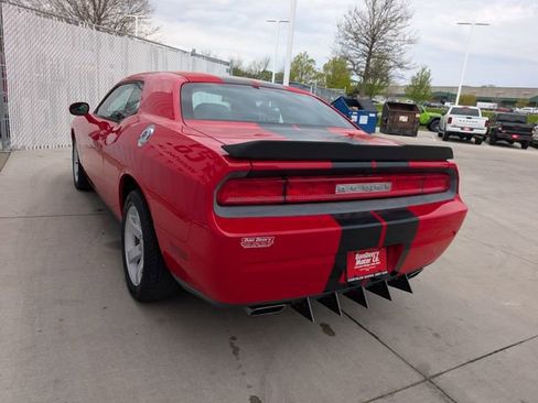Used 2014 Dodge Challenger SXT RWD image 22