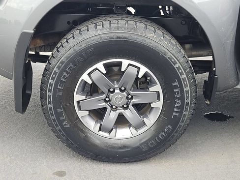 Used 2018 Nissan Frontier PRO-4X AWD/4WD image 30