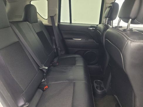 Used 2017 Jeep Compass Latitude AWD/4WD image 19