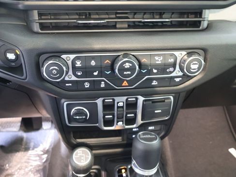 New 2026 Jeep Gladiator Sport AWD/4WD image 20