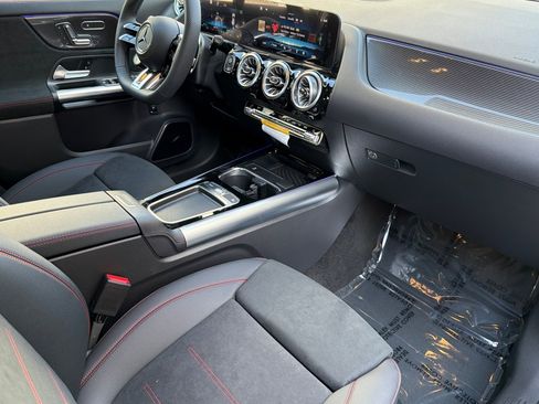 New 2026 Mercedes-Benz GLA 35 AMG 4MATIC image 15