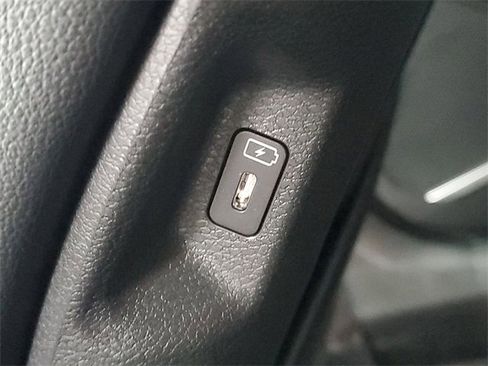 Used 2025 Kia Sportage X-Line w/ Premium Package image 11