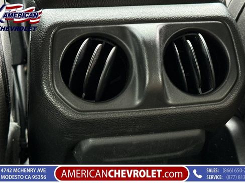 Used 2022 Jeep Wrangler Sport AWD/4WD image 16
