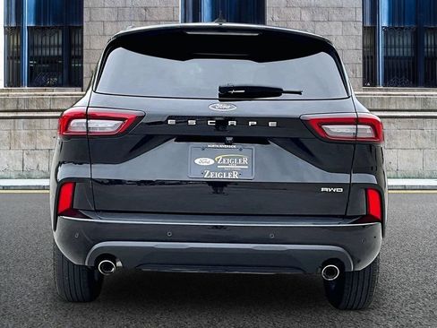 Used 2023 Ford Escape ST-Line w/ Tech Pack #1 AWD/4WD image 4
