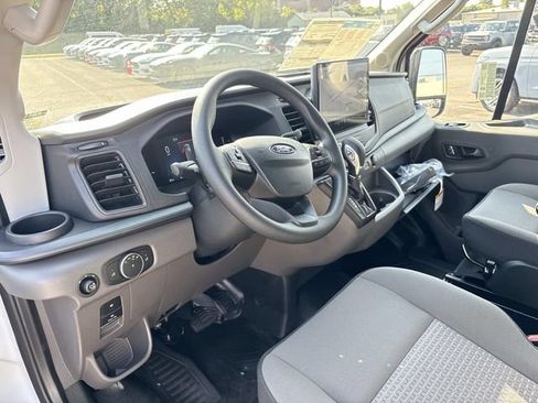 New 2026 Ford Transit 250 148 Medium Roof RWD image 23