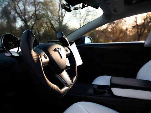 Used 2018 Tesla Model 3 Long Range image 78