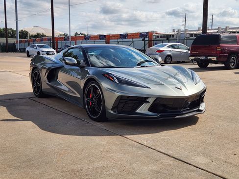 Used 2023 Chevrolet Corvette Stingray Premium Conv w/ Z51 Performance Package RWD image 4