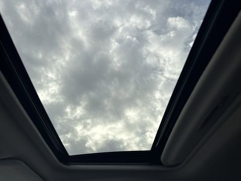 Certified 2024 Toyota Sienna XLE image 23