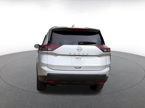 Used 2025 Nissan Rogue SV image 12