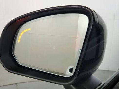 Used 2026 Volvo XC40 B5 Ultra w/ Climate Package AWD/4WD image 15