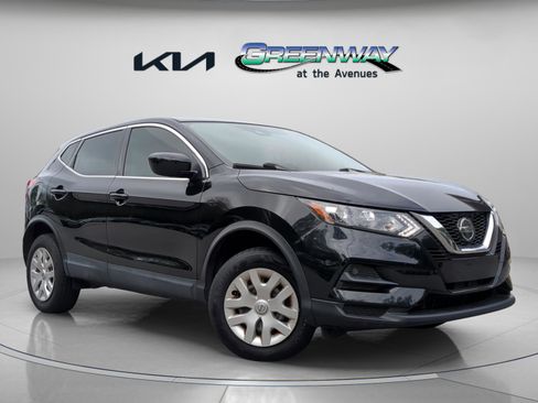 Used 2020 Nissan Rogue Sport S FWD image 1