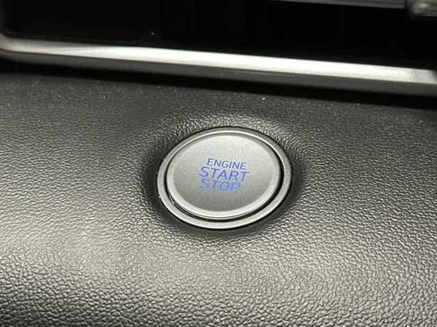 Used 2023 Hyundai Elantra SEL w/ Winter Weather Package image 10