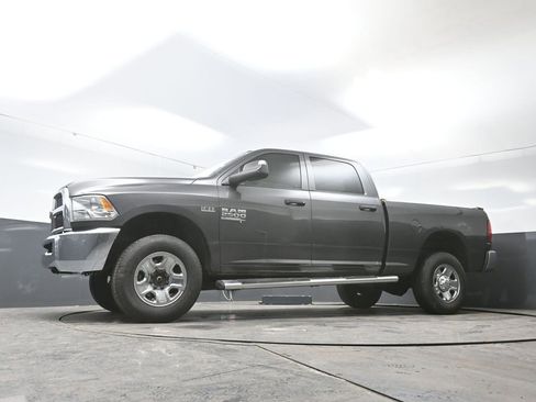 Used 2018 RAM 2500 Tradesman w/ Chrome Appearance Group image 28