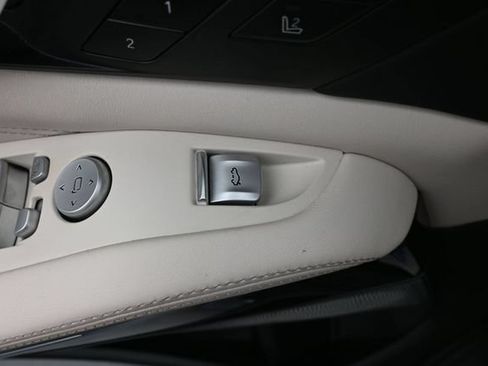 Used 2019 BMW X7 xDrive40i w/ Premium Package AWD/4WD image 25