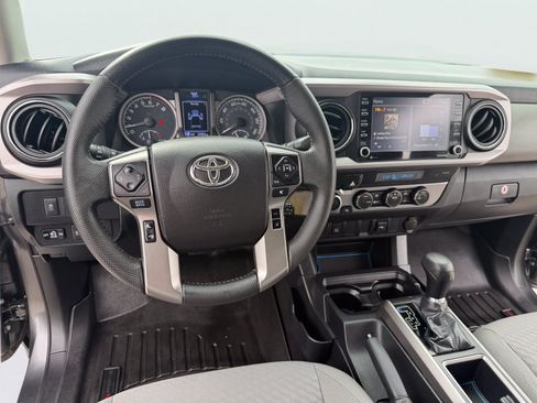 Used 2021 Toyota Tacoma SR5 AWD/4WD image 2