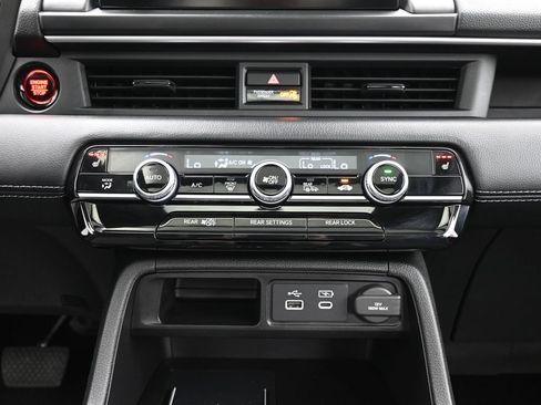 Certified 2025 Honda Pilot Touring image 49