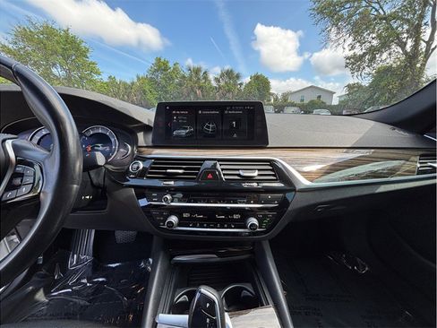 Used 2018 BMW 540i RWD image 11