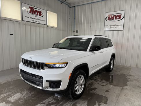 Used 2025 Jeep Grand Cherokee L Laredo w/ Luxury Tech Group I AWD/4WD image 15