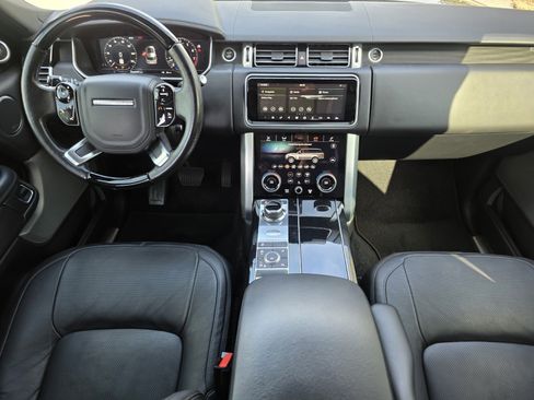 Used 2018 Land Rover Range Rover HSE image 4