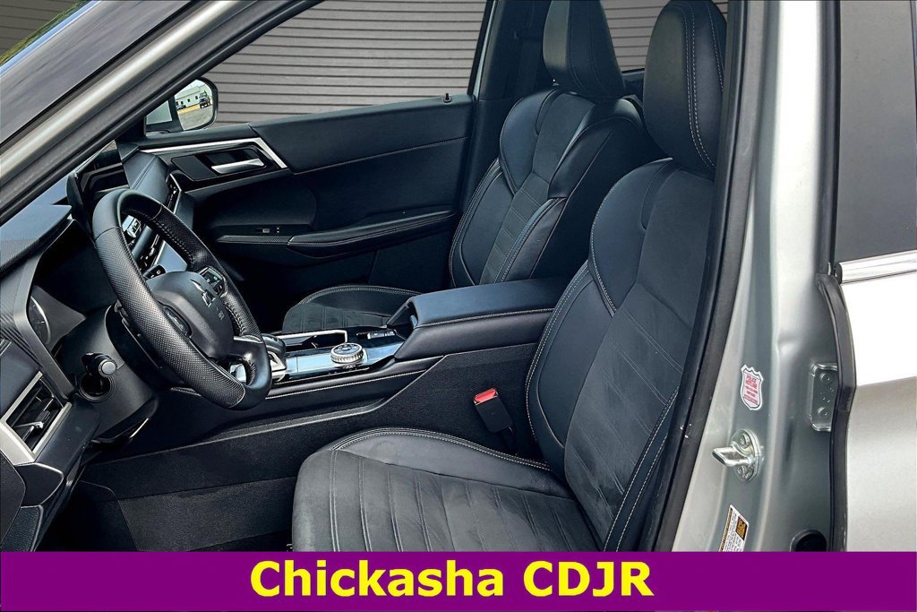 Used 2025 Mitsubishi Outlander SE AWD/4WD image 19