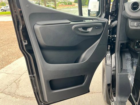 New 2025 Mercedes-Benz Sprinter 2500 image 14