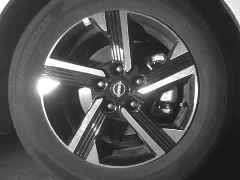 Used 2025 Nissan Sentra SV image 12