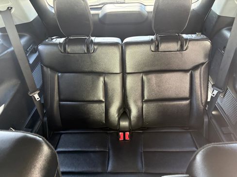 Used 2023 Ford Explorer Limited w/ Equipment Group 301A RWD image 11