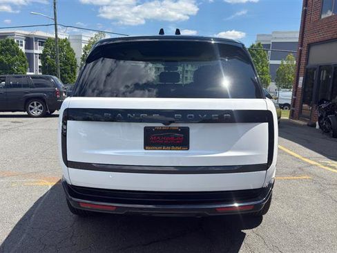 Used 2025 Land Rover Range Rover SE AWD/4WD image 11