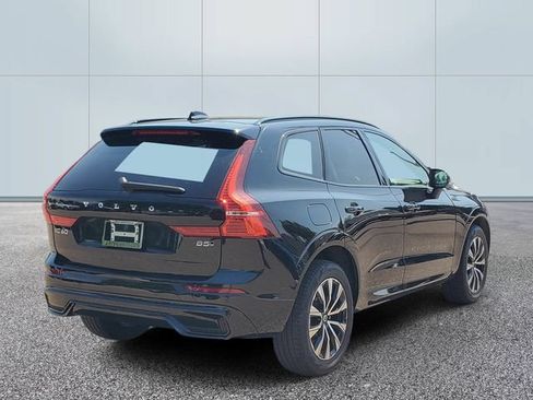Certified 2025 Volvo XC60 B5 Core AWD/4WD image 4