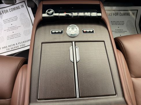 Used 2025 Lincoln Navigator Reserve AWD/4WD image 18