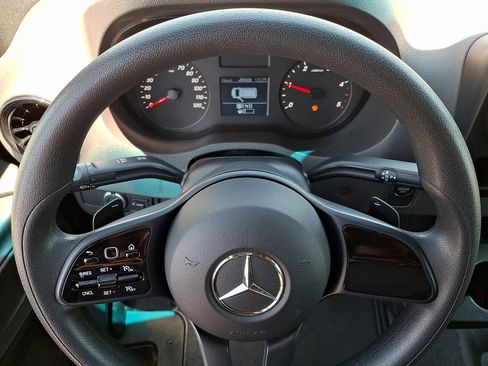 Used 2023 Mercedes-Benz Sprinter 2500 image 18