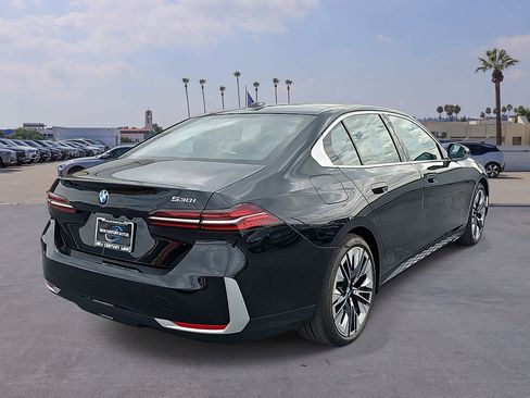 New 2026 BMW 530i w/ Convenience Package RWD image 5