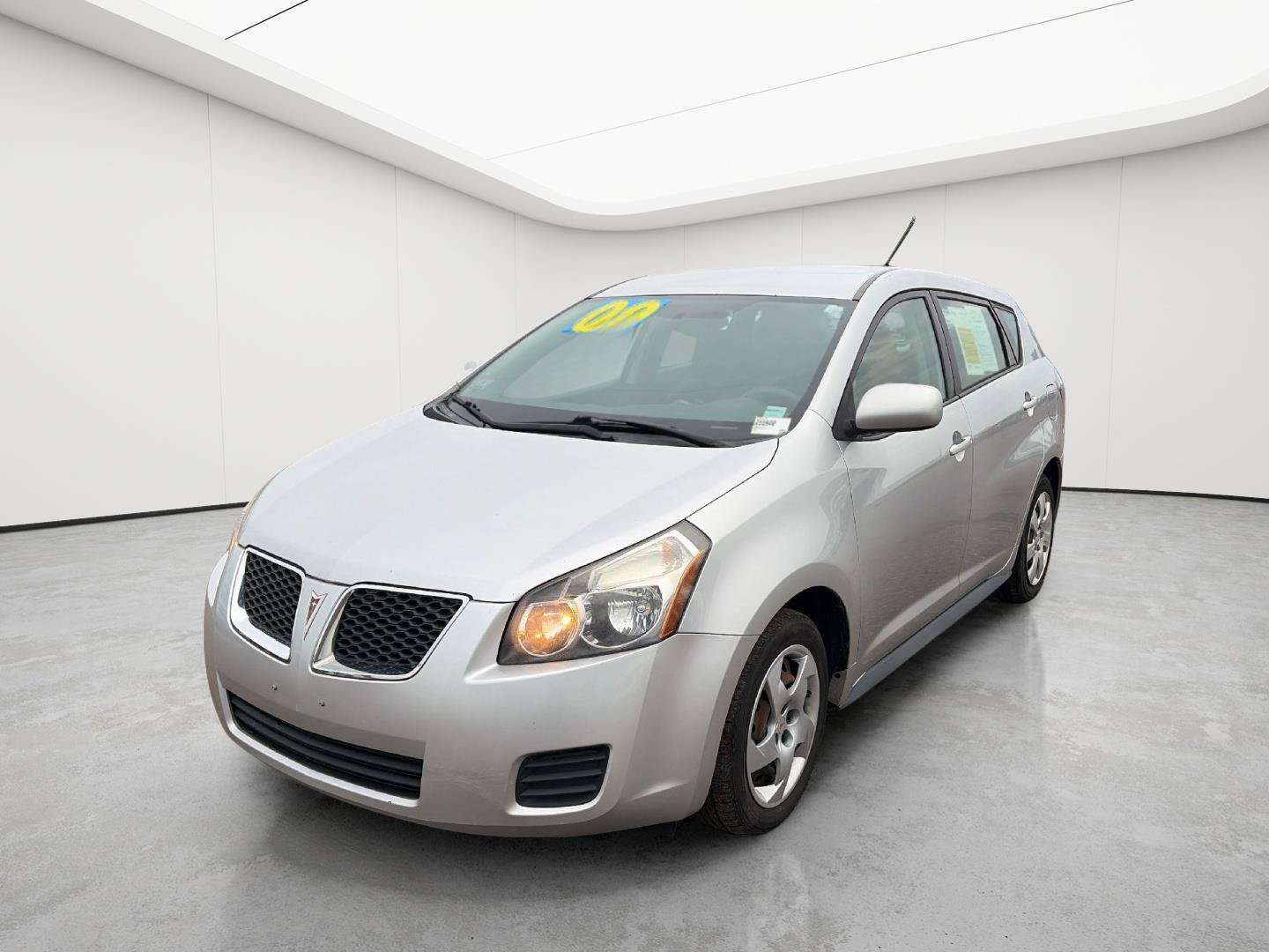 Used 2009 Pontiac Vibe w/ Preferred Package FWD image 3