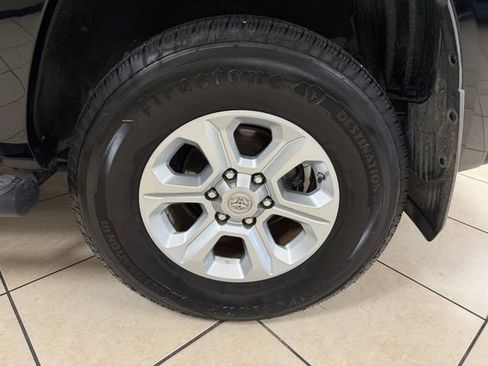 Used 2017 Toyota 4Runner SR5 AWD/4WD image 21